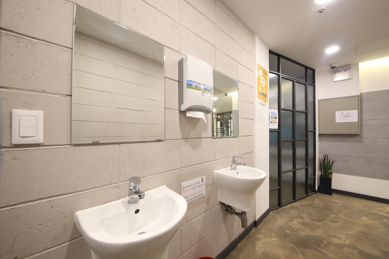 Moondong'S Hostel Пусан Екстериор снимка